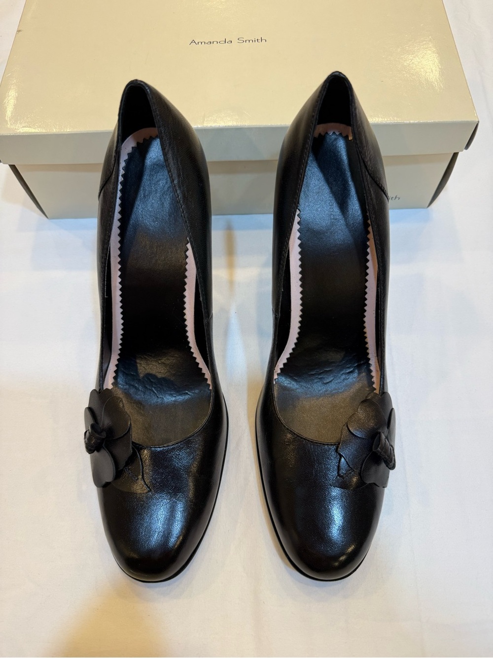Amanda Smith Black Floral Appliqué Leather Pump